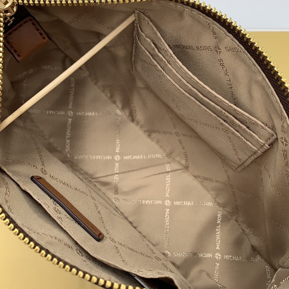 MICHAEL KORS GIFTABLE SHOULDER BAG & CARD HOLDER BOXED SET BROWN SIGNATURE COLOR - Picture 8 of 16
